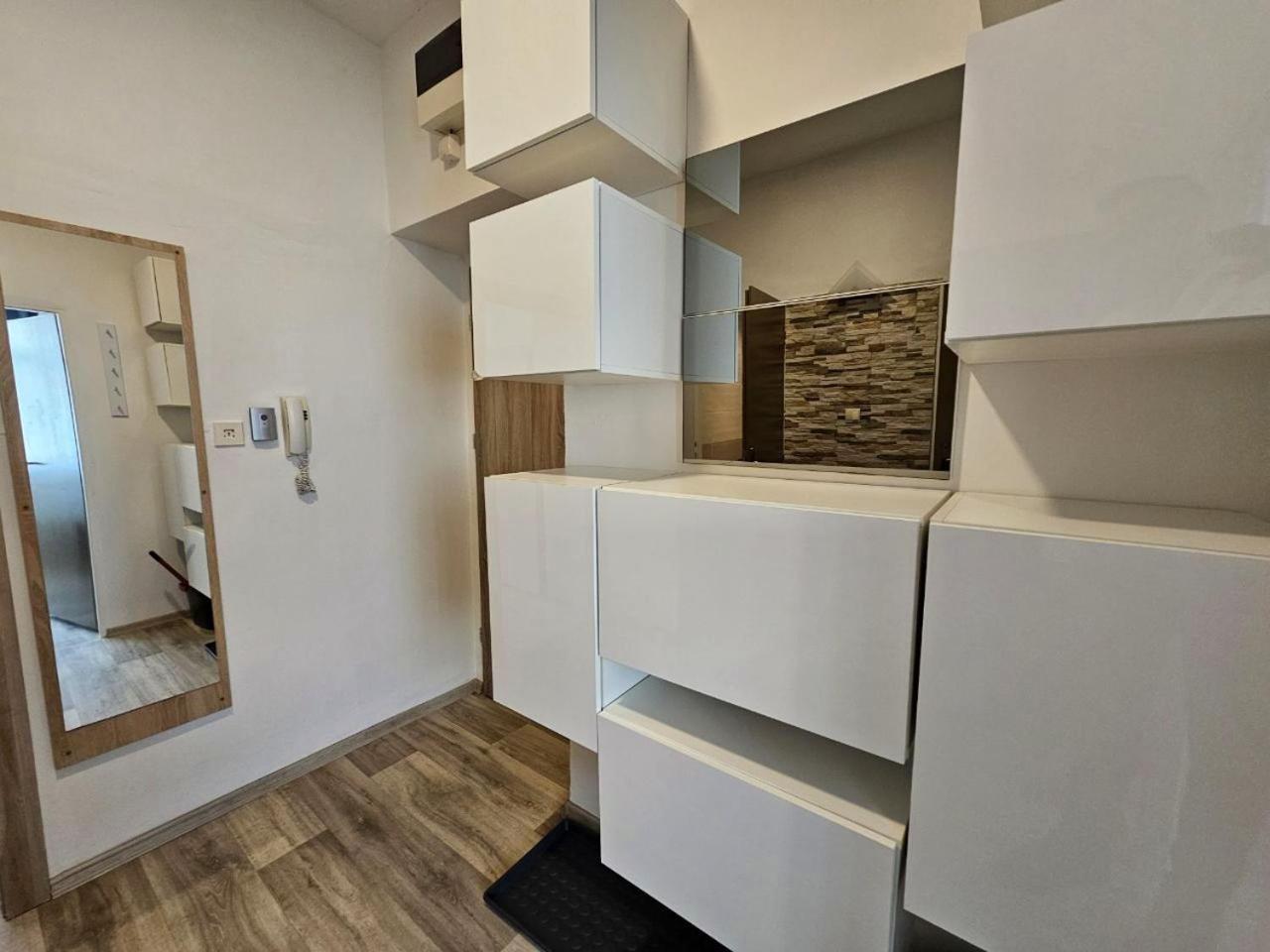 Prostorny V Centru - Wi-fi, Netflix Apartment